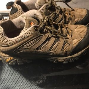Men’s 9.5 Merrell shoes